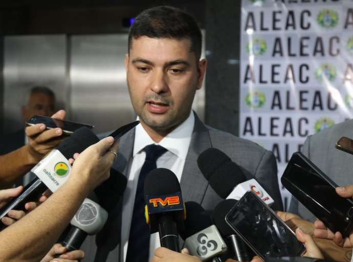 Aleac suspende sessões, audiências públicas e reduz fluxo de populares na casa