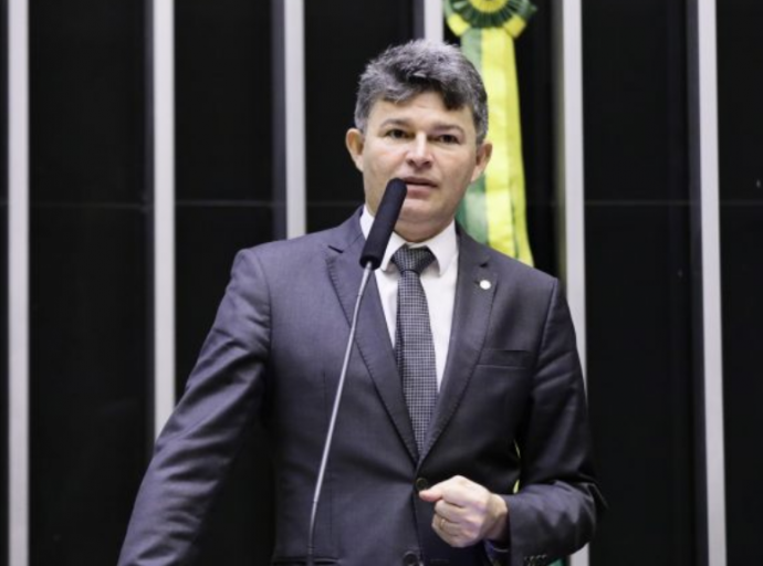 Deputado pede suspensão da cobrança das contas de água e luz durante pandemia do novo coronavírus
