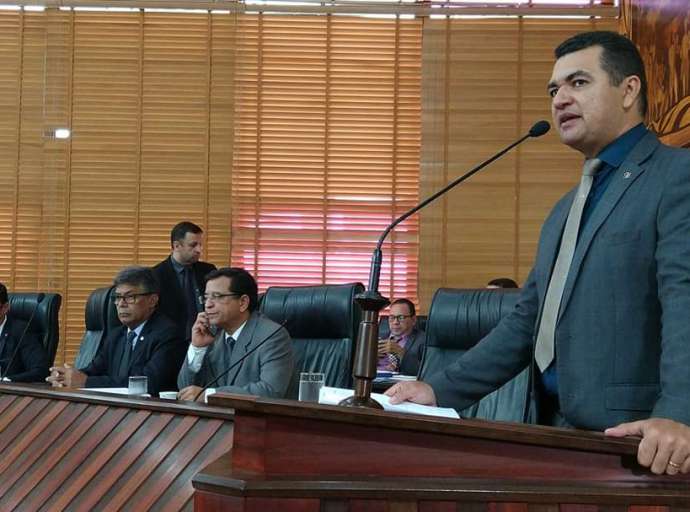 Deputado Sgt.Cadmiel vota pela suspensão de pagamentos de empréstimos consignados em sessão virtual da Aleac