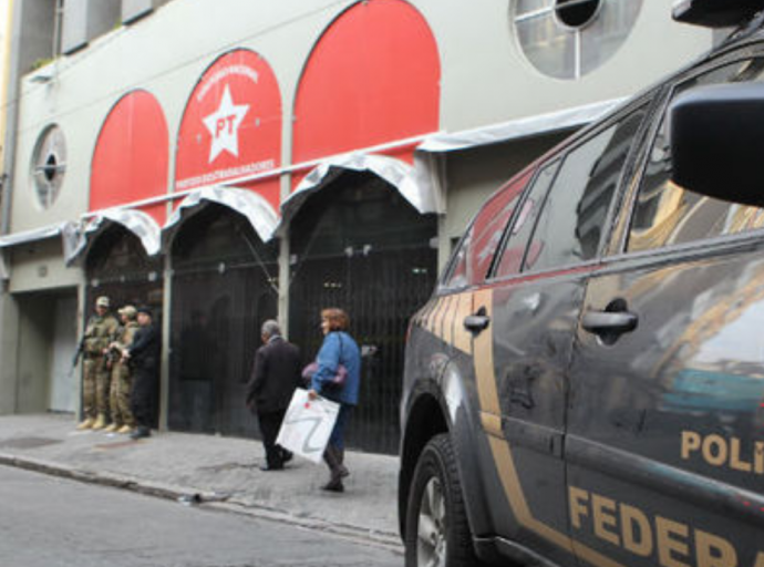 Procuradoria é favorável à ação para cancelar registro do PT