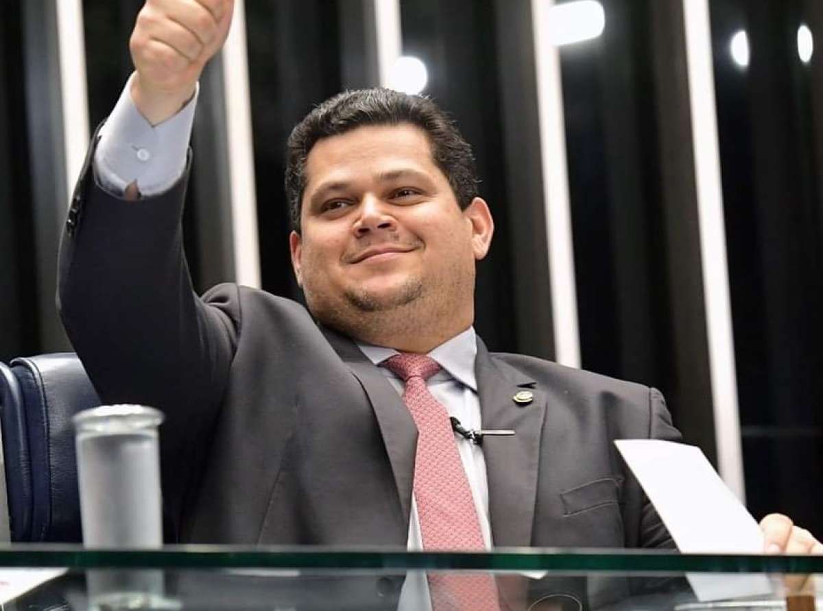 Alcolumbre exclui do congelamento de salário os profissionais de segurança e saúde