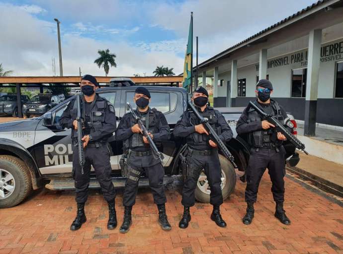 Boa notícia: militares curados da Covid-19 retornam ao trabalho para fortalecer a segurança