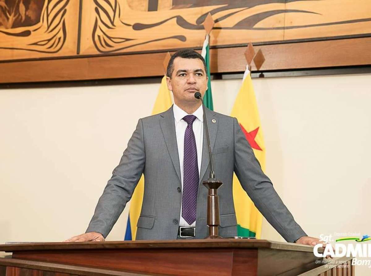 Deputado Cadmiel pede ao Deracre urgência na operação tapa buracos para escoamento da produção agropecuária