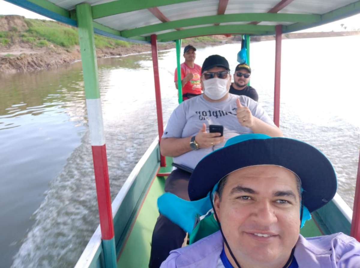 "Povo acolhedor, organizado e extremamente trabalhador" diz deputado Cadmiel ao visitar comunidade do alto do Rio Muru, em Tarauacá