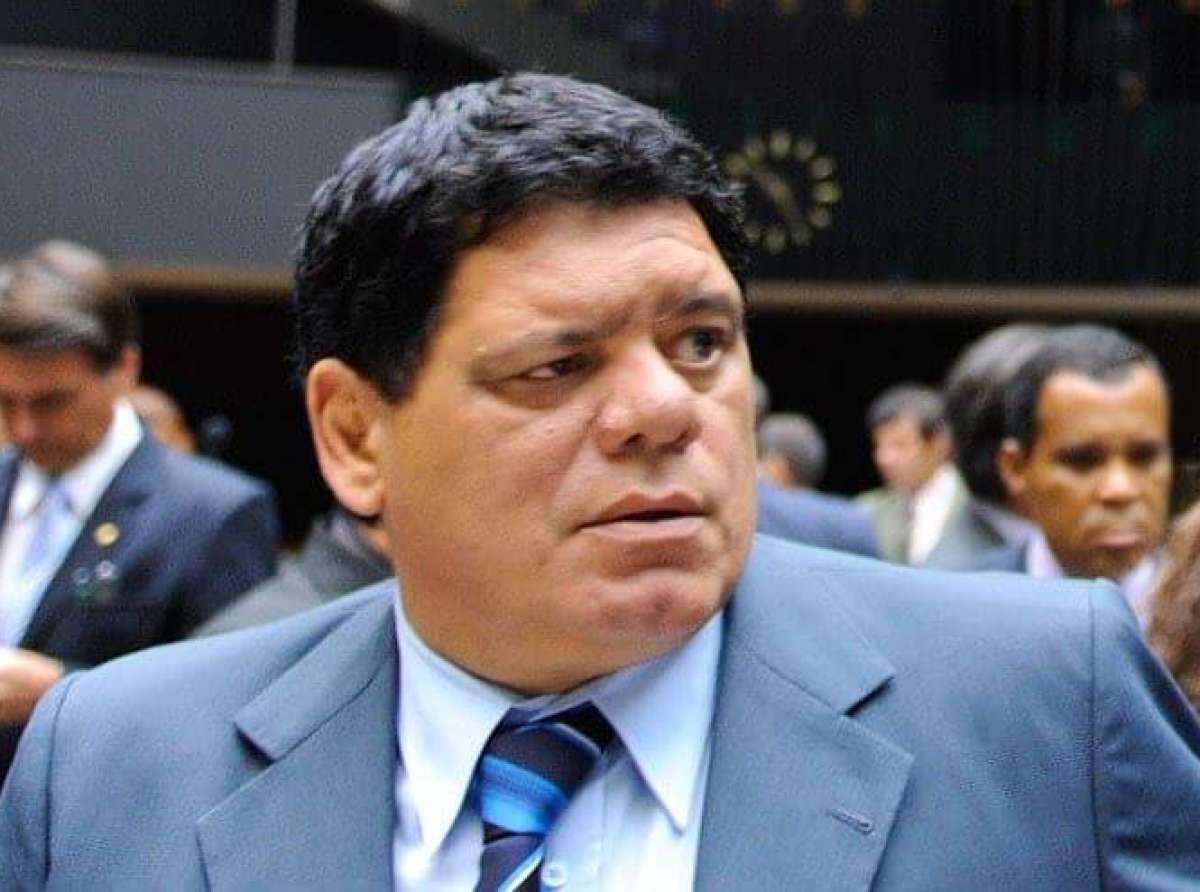 Flaviano Melo classifica idealizadores de fake news como criminosos virtuais