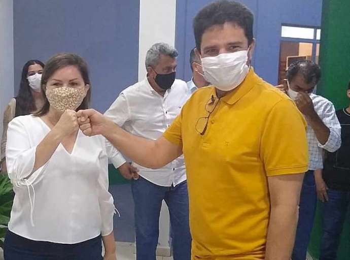 "É a minha prefeita", diz Gladson a Socorro Neri em solenidade com prefeitos na Amac