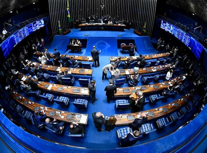 Senado aprova projeto que aumenta validade da CNH para até 10 anos