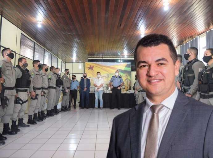 Após denúncia do Deputado Sgt.Cadmiel, Governo anuncia instalação de torres e disponibiliza rádios em viaturas da PMAC