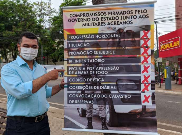 Deputado Cadmiel participa de protesto de militares que cobram Governo por promessas não cumpridas