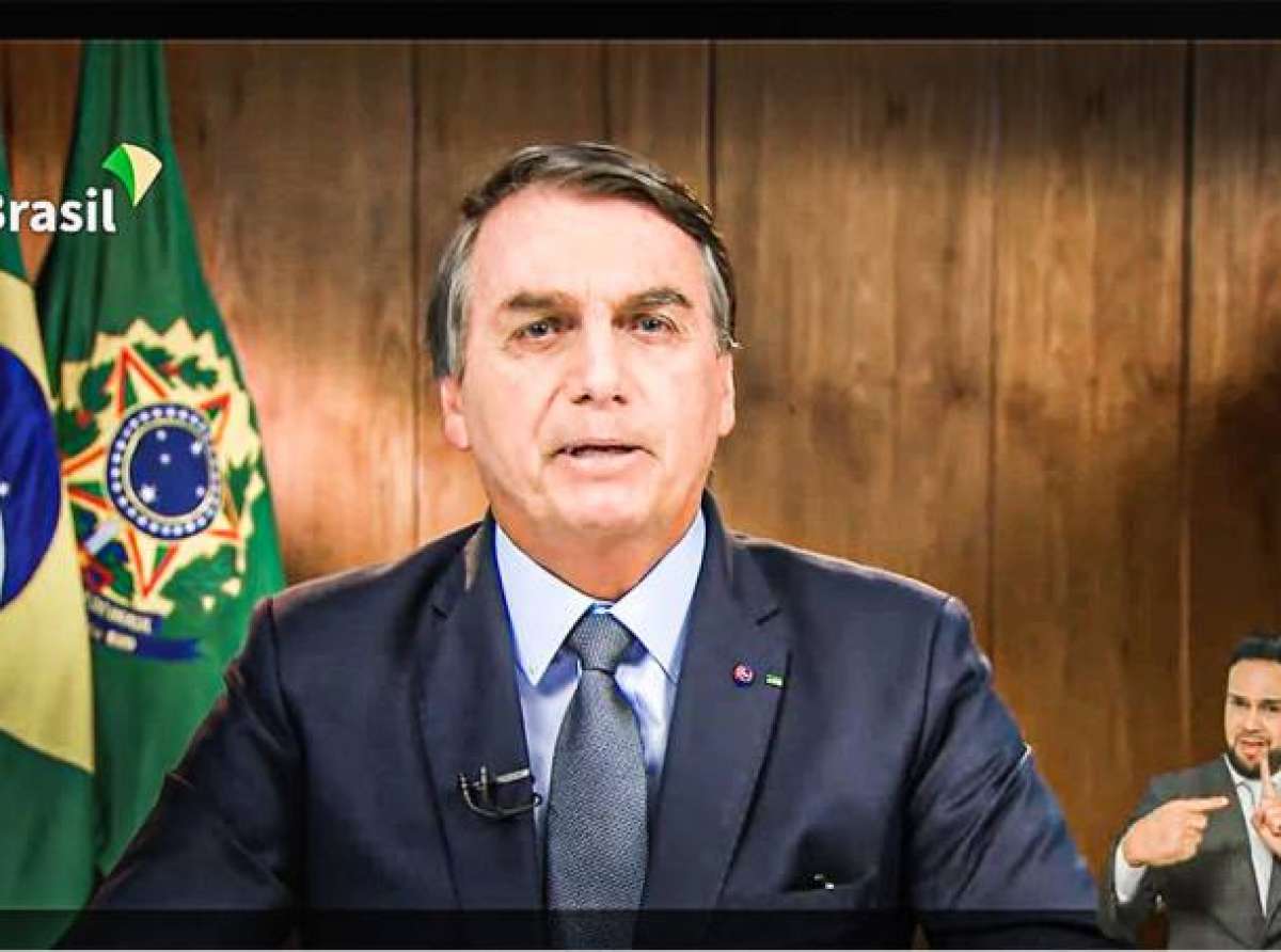 Dona de casa vai à Justiça pedir auxílio de US$ 1.000 citado por Bolsonaro