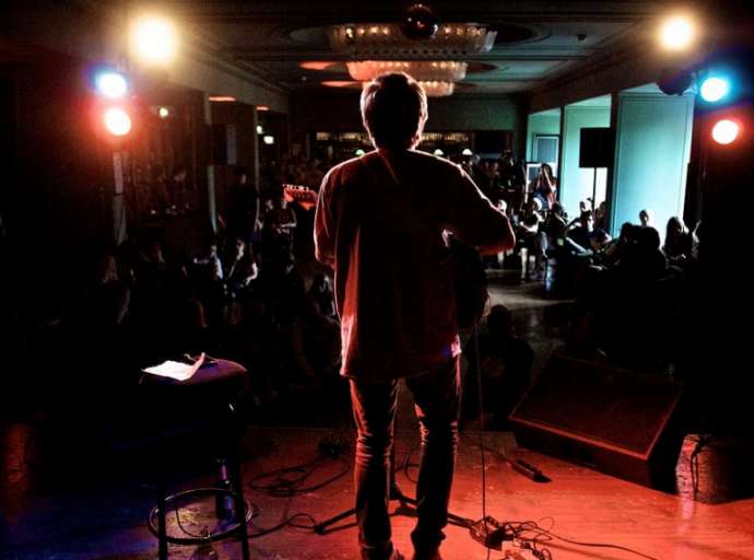 Rio Branco autoriza volta de música ao vivo em bares e fiscalização passa a ser responsabilidade de estabelecimentos