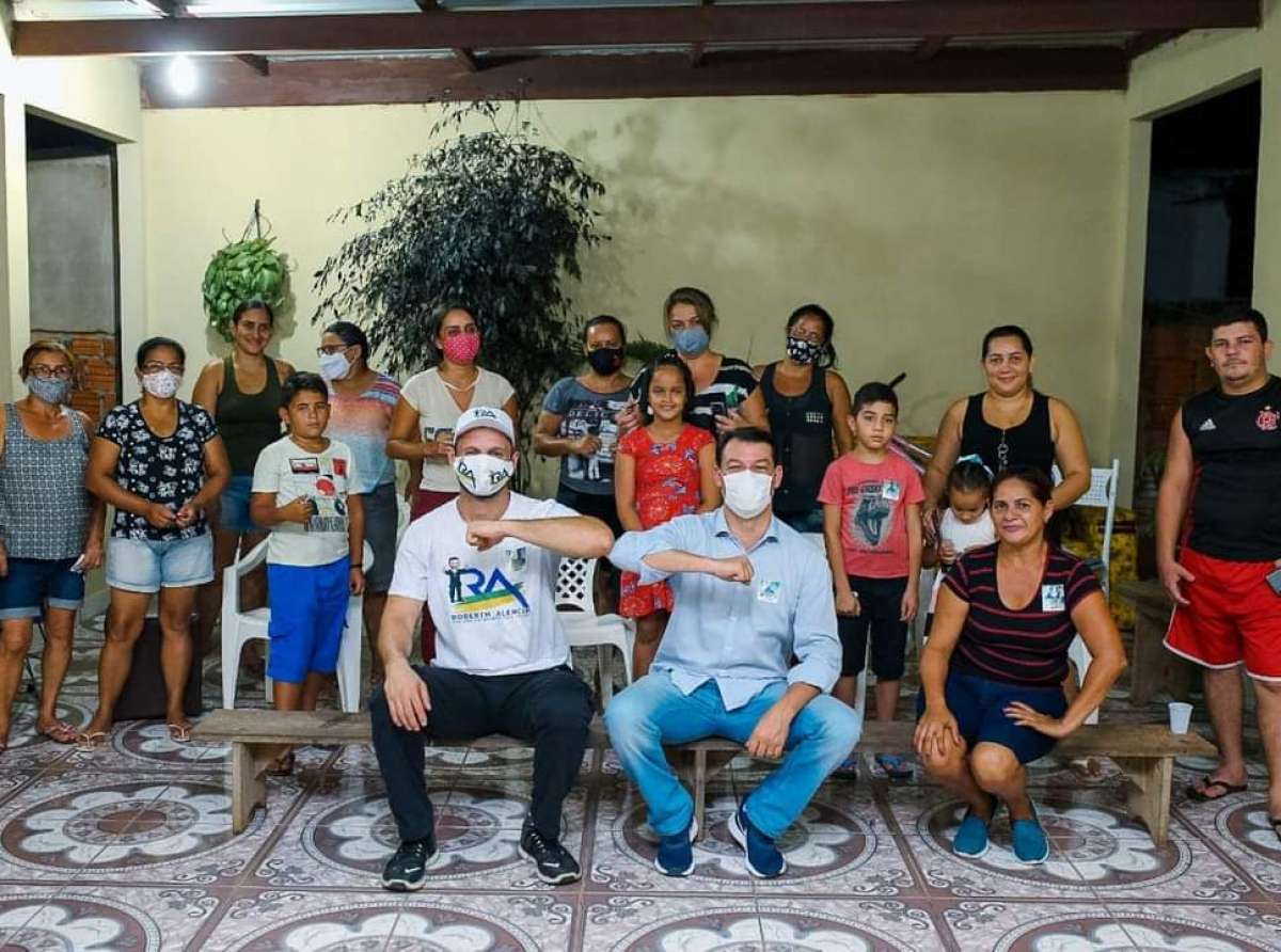 Roberto Duarte e Roberth Alencar visitam eleitores no Santa Inês e apresentam propostas para melhorar Rio Branco