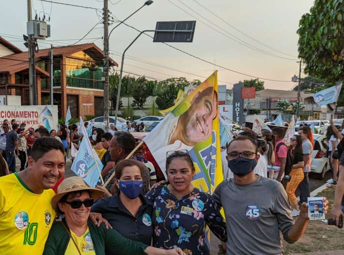 Vanderli Ferreira participa de adesivaço com deputada federal Mara Rocha e tucanos na Gameleira