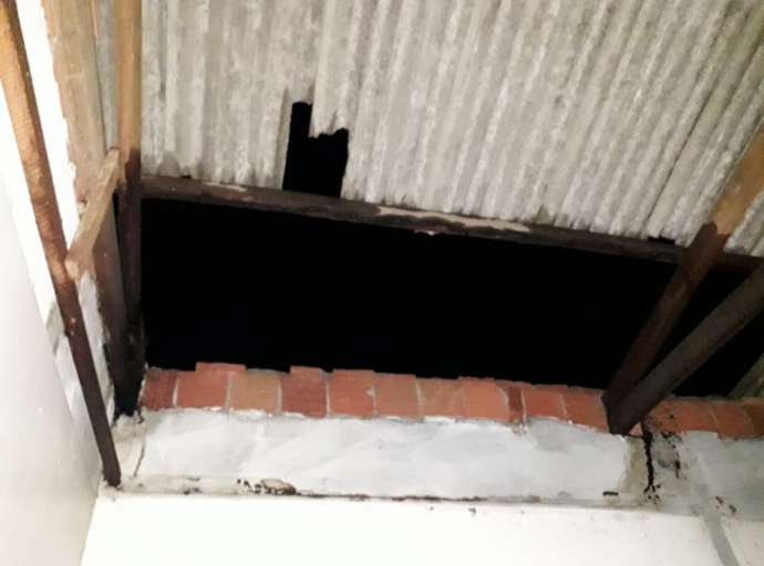 Forte ventania destelha casas e provoca queda de energia no Chico Mendes