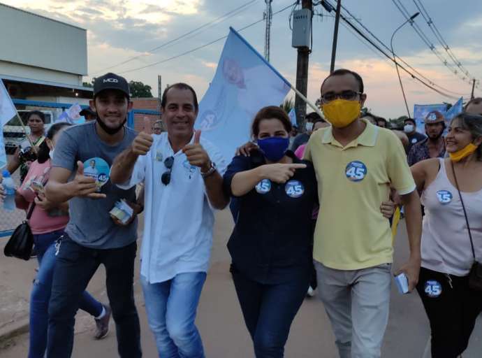 Vanderli Ferreira participa de grande caminhada na Vila Acre