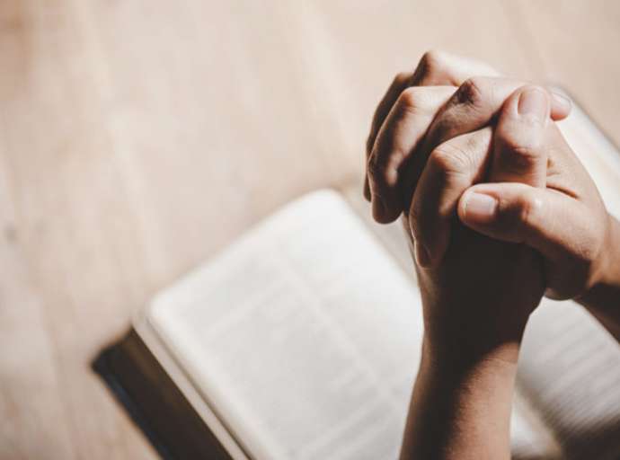 Só existe uma forma de vencer a pandemia: buscando a Deus em oração em casa e obedecendo as recomendações sanitárias
