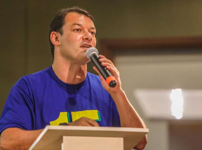 "Não vou permitir essa pouca vergonha", disse Roberto Duarte para Minoru Kinpara