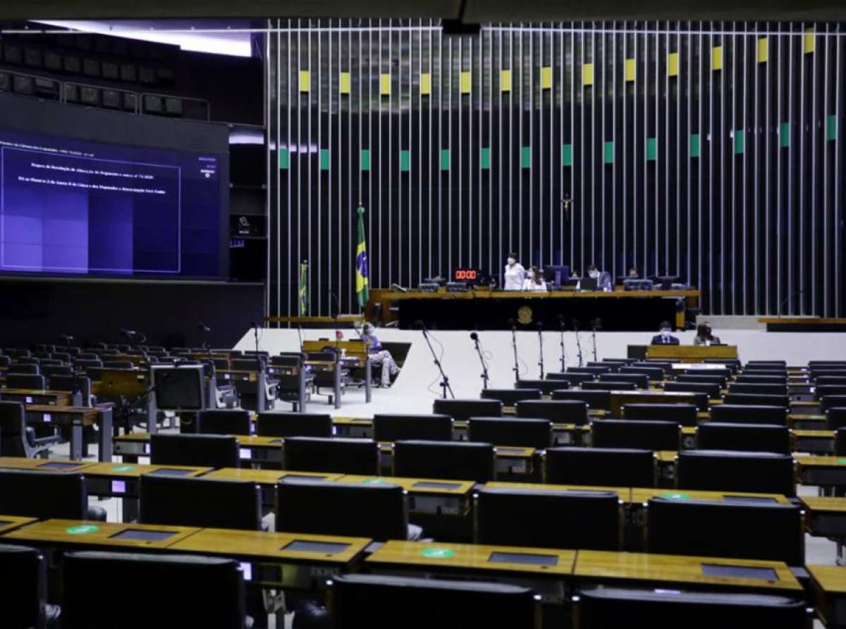 Robusta pauta feminina é aprovada com apoio do MDB