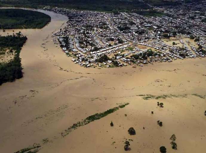 Enchente do rio Tarauacá atinge cerca de 18 mil pessoas e cinco mil casas já foram afetadas 