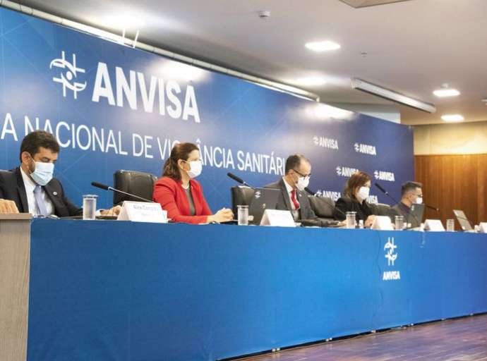 Anvisa autoriza por unanimidade uso emergencial das vacinas Coronovac e de Oxford contra a Covid-19