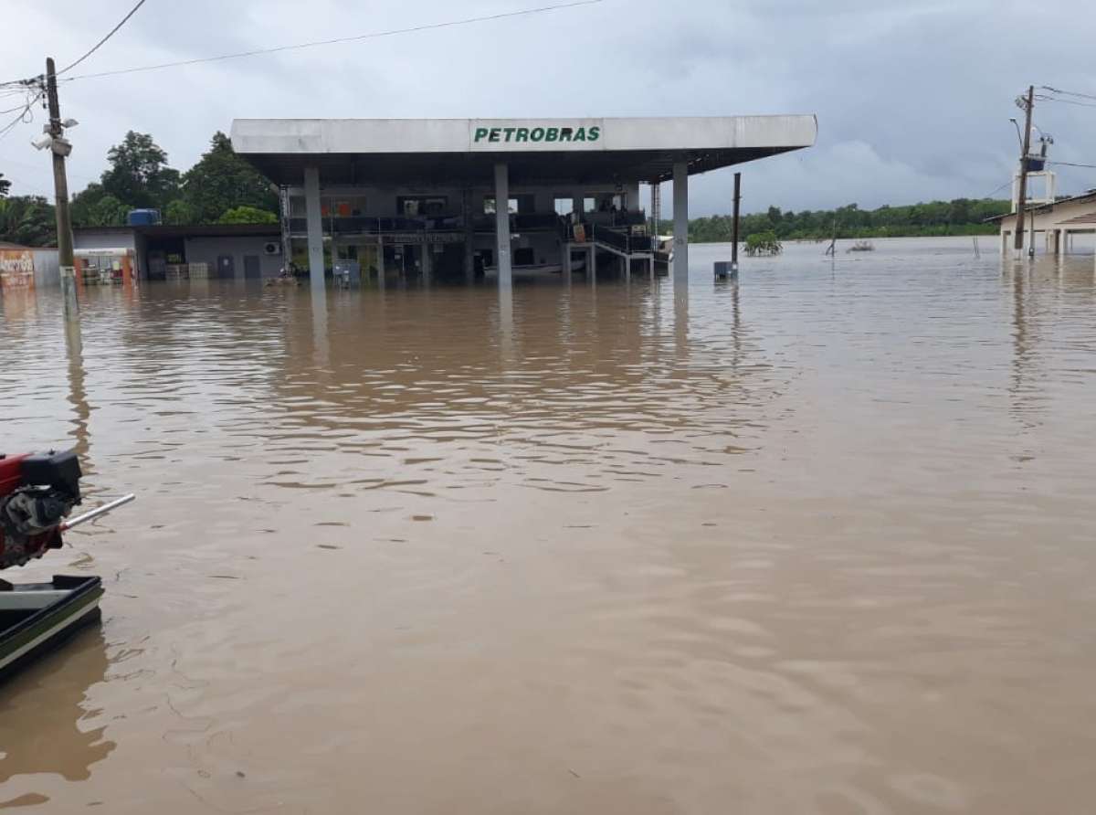 Enchente em Feijó: empresário mostra caos provocado pela alagação que deixou a Terra do Açaí debaixo das águas do Rio Envira; assista