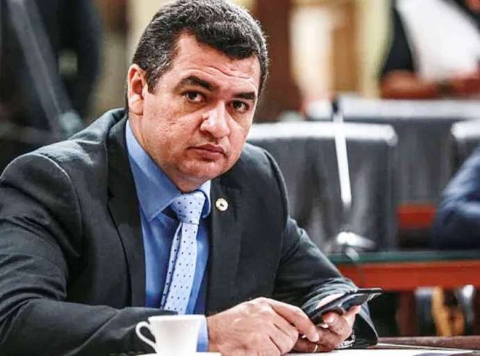 Deputado Cadmiel Bomfim agradece ao parlamento federal acreano que ecoou o clamor dos funcionários públicos pela retirada dos dispositivos da PEC 186/2019 que os prejudicavam