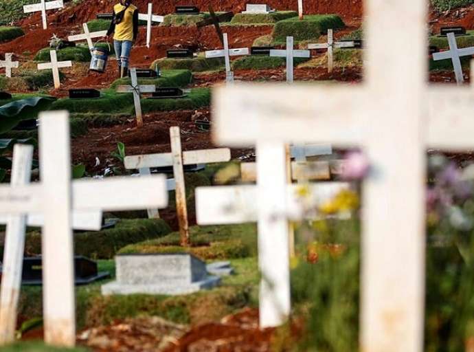 Em meio à pandemia, prefeitura de Capixaba compra 100 caixões