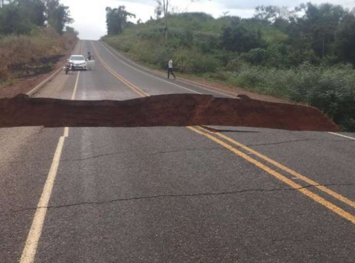 Chuva abre monstruosa cratera e isola Epitaciolância, Brasiléia e Assis Brasil do resto do Acre