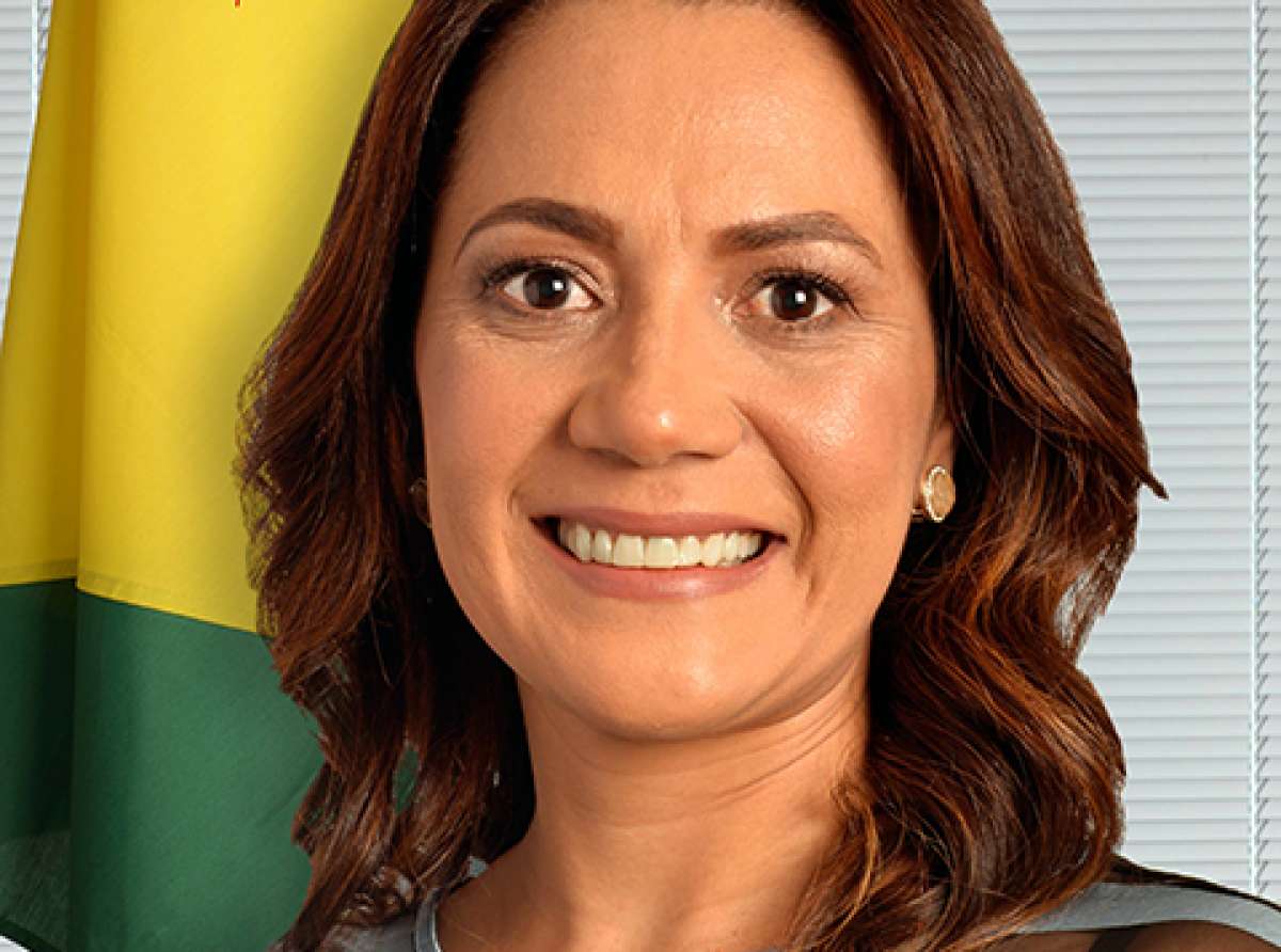 Com mandato pelo Acre, Mailza contrata empresa do Paraná para administrar redes sociais
