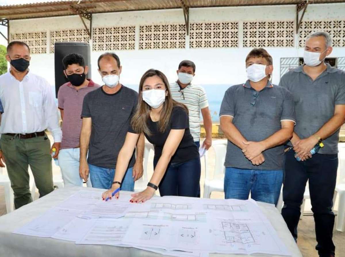 Jéssica Sales visita várias obras em execução que são frutos de suas emendas, em Cruzeiro do Sul