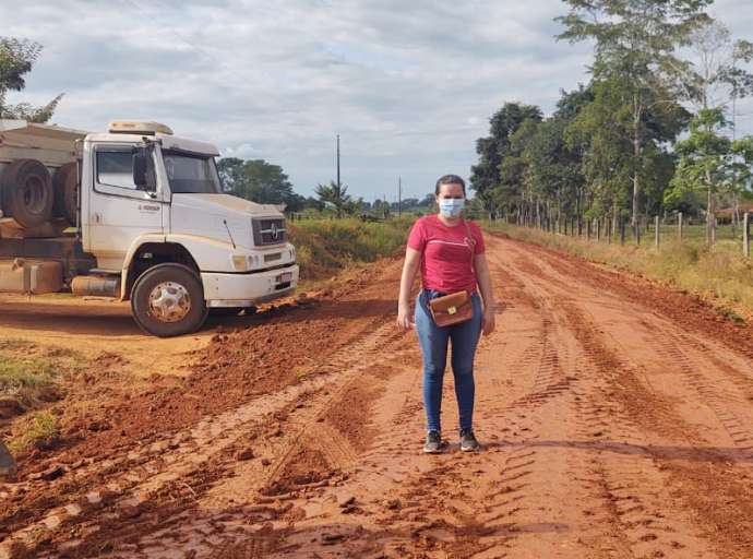 Vereadora Cleyde Oliveira visita ramal que está passando por melhorias pela Prefeitura de Plácido de Castro