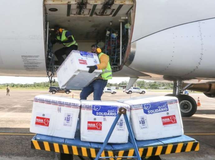 Acre recebe 48.250 mil doses de Astrazeneca para iniciar maior operação de vacinação contra a Covid-19 no estado