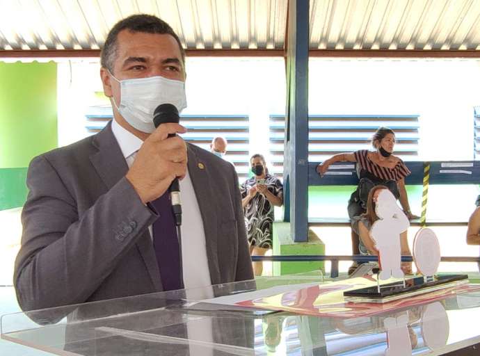 Em solenidade de promoção de estudantes, Cadmiel é homenageado como parceiro do Colégio Militar; deputado destaca a importância da disciplina na vida dos alunos