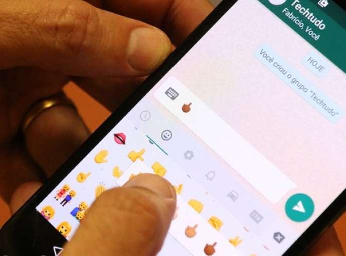 Divulgar print de conversa de WhatsApp deve gerar indenização
