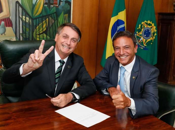 Bolsonarista Márcio Bittar sai do Glorioso e democrático MDB