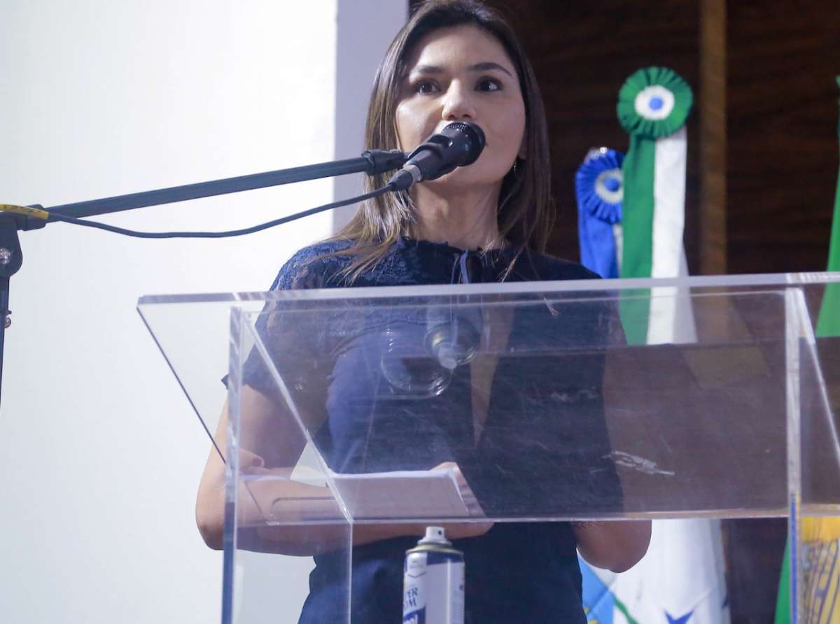 Jéssica Sales pede melhorias para o ensino público ao Ministro da Educação