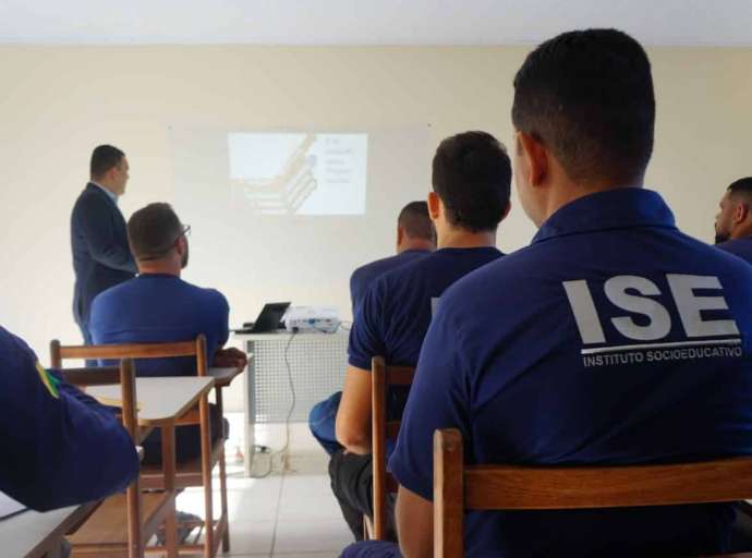 Governo do Acre abre concurso com 322 vagas para o ISE; salário chega a R$ 3,9 mil