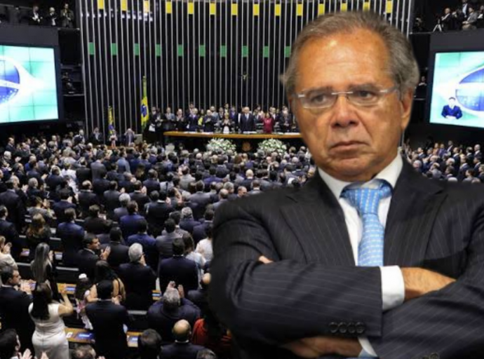 Ministro Guedes é convocado para prestar esclarecimentos à Câmara