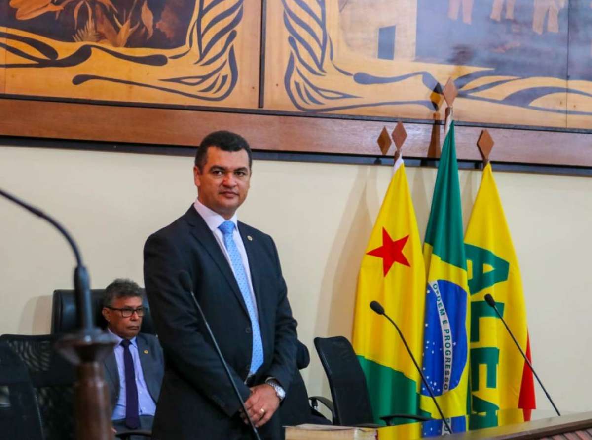 Deputado Sargento Cadmiel propõe lei contra uso da linguagem neutra