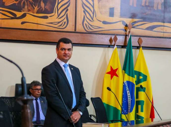 Deputado Sargento Cadmiel propõe lei contra uso da linguagem neutra