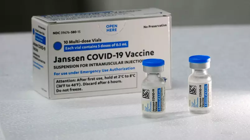 Covid: vacinados com Janssen receberão 2ª dose e reforço; Entenda