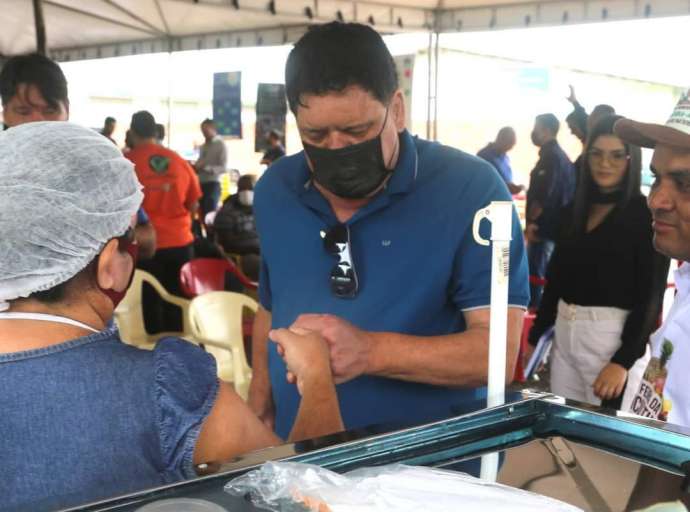Flaviano prestigia primeira feira de Agricultura Familiar em Acrelândia 