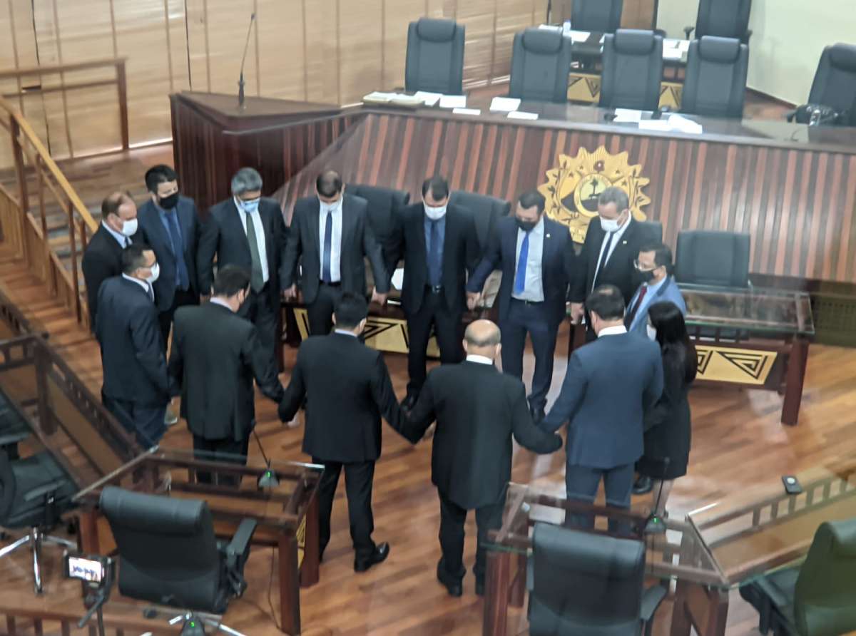 Deputados fazem corrente de oração em favor de Whendy Lima, que está internado em estado grave 