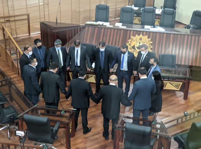 Deputados fazem corrente de oração em favor de Whendy Lima, que está internado em estado grave 