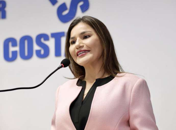 Em tratamento contra câncer, Jessica Sales muda visual e ganha elogios e palavras de apoio de internautas 