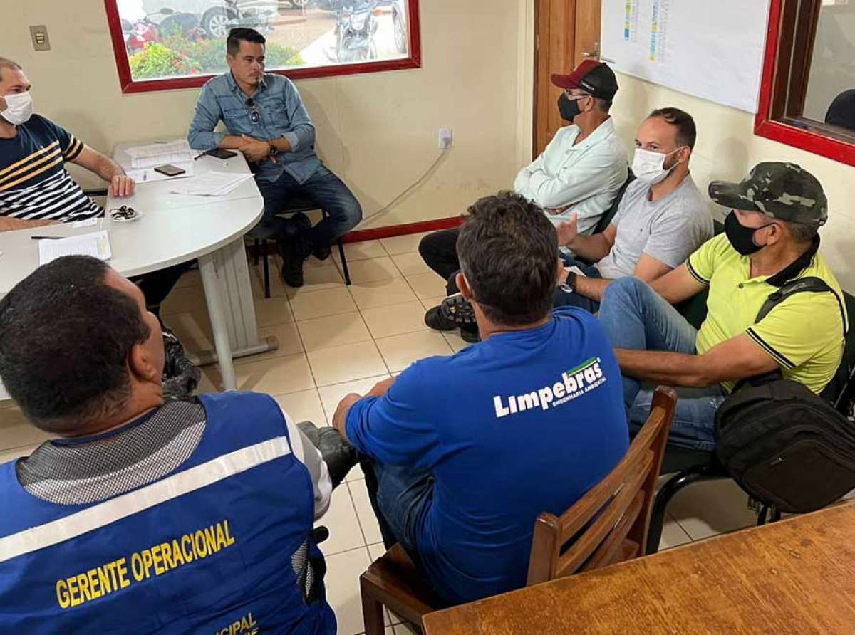 Secretaria Municipal de Zeladoria da Cidade discute ações para melhorar a coleta de lixo domiciliar