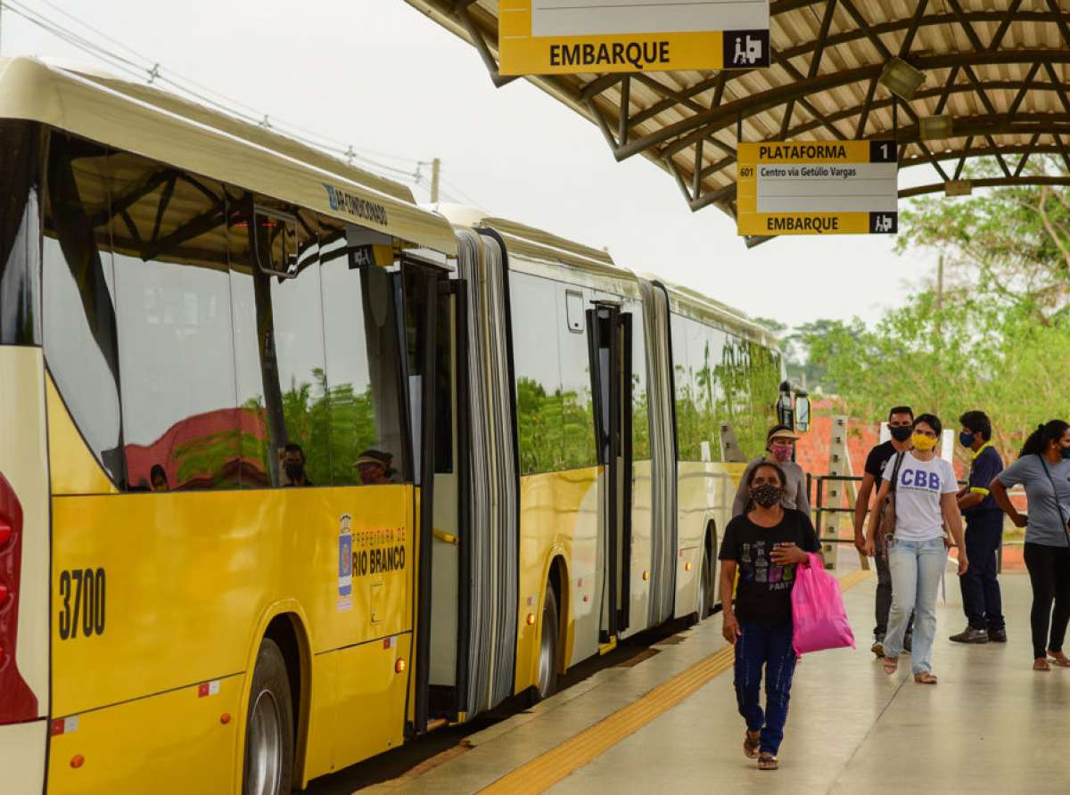 Bocalom age para solucionar problema de falta de ônibus; Via Verde e São Judas Tadeu assumem linhas de abandonadas pela Viação Floresta
