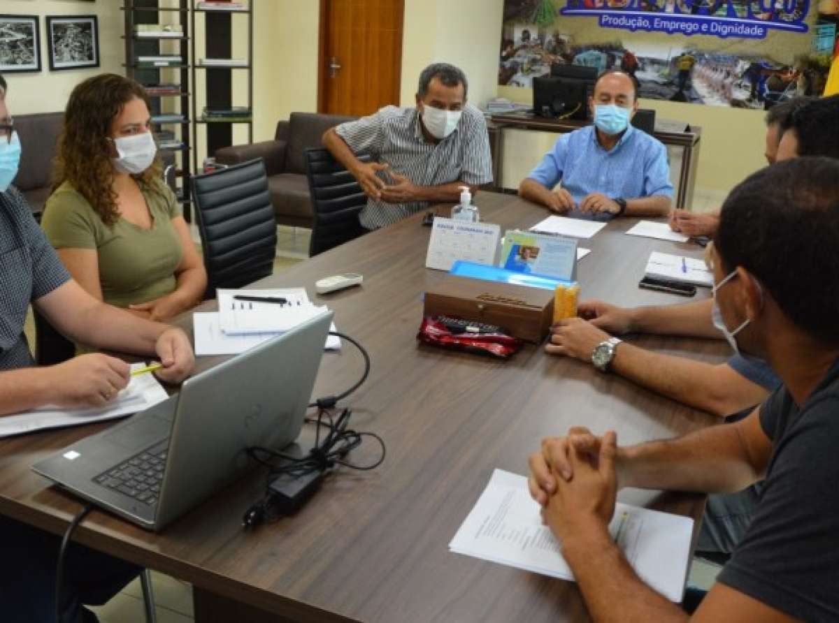 Bocalom recebe equipe técnica do Rbtrans, que apresenta planejamento de sinalização na cidade de Rio Branco