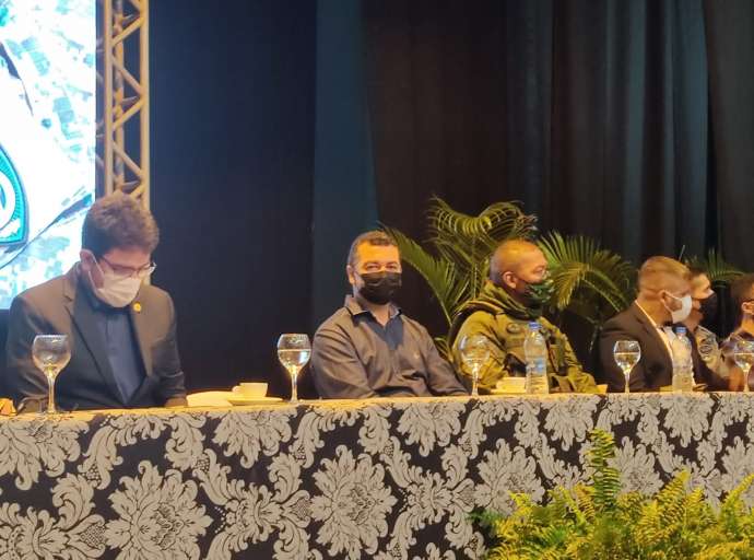 Ao lado de Gladson, Cadmiel participa de cerimônia de abertura de primeiro curso de Policiamento de Fronteira em Cruzeiro do Sul