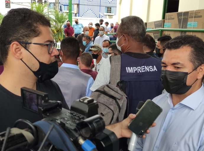 Deputado Cadmiel acompanha Governador na entrega de equipamentos para Rádio Difusora de Feijó, fruto de emenda parlamentar de sua autoria